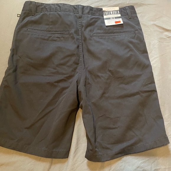 Free world mens shorts NWT - Picture 2 of 3